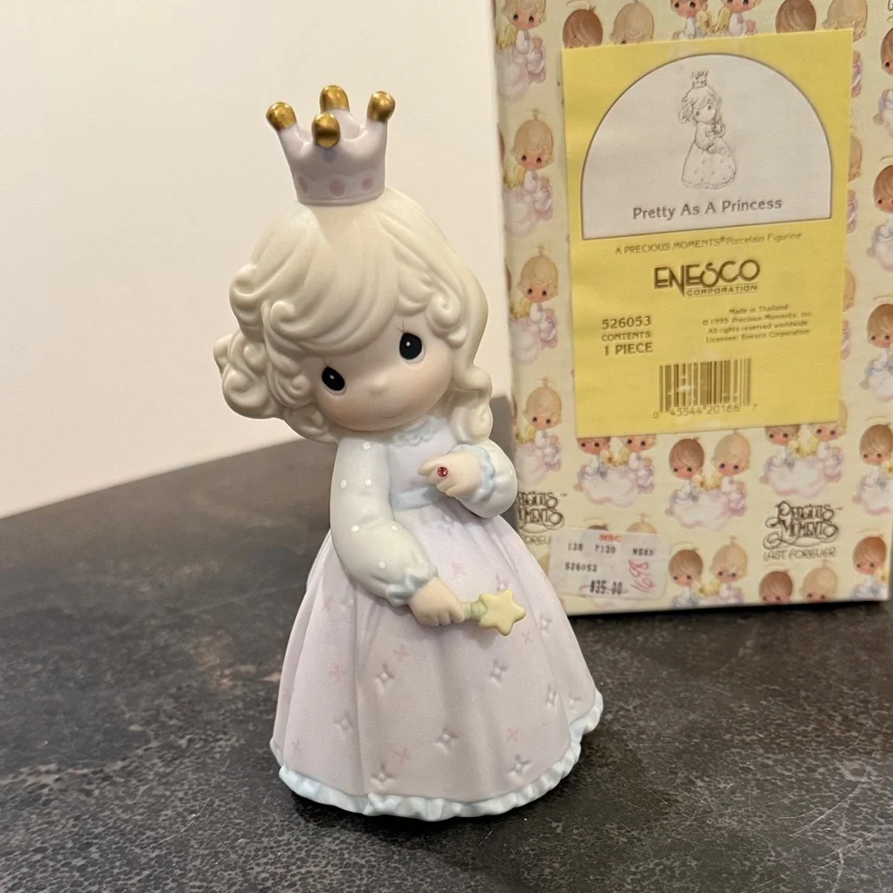 Precious Moments Royal Pair with Gold Crowns - Picture 7 of 8